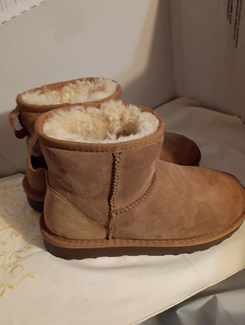 Kirkland Ladies Shearling Boots Tan Size 6